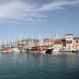https://apartment-marina-trogir.splithotels.org